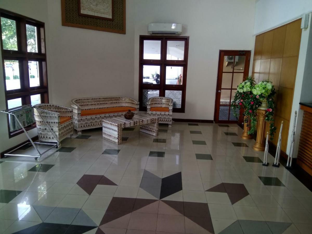 Hotel Baron Indah Surakarta  Exterior photo